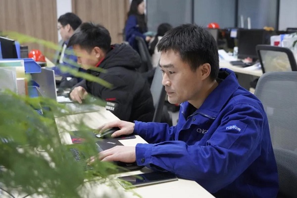 ���˹��ʴ������ǽ�ʦحФ�����������һ�������߽�̨�����мᡱ