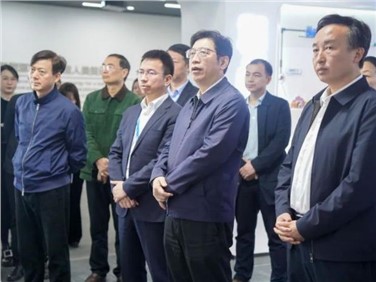 ����ʡ��Э�����Ա�����鳤��Ⱥ�ߴ��ӵ�����к��˹��ʴ��������ҵ����